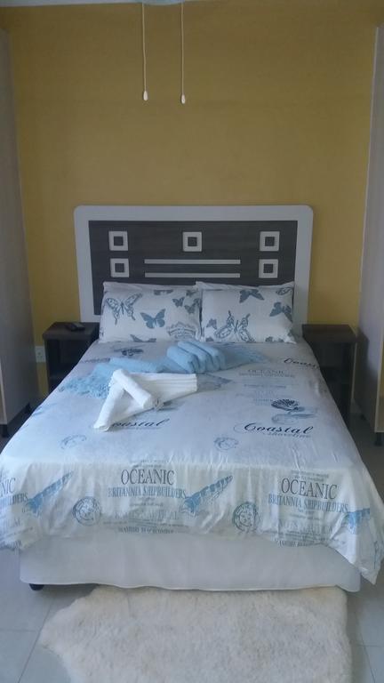 The Whitehouse Hotel Port Shepstone Bagian luar foto