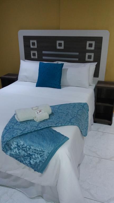 The Whitehouse Hotel Port Shepstone Bagian luar foto