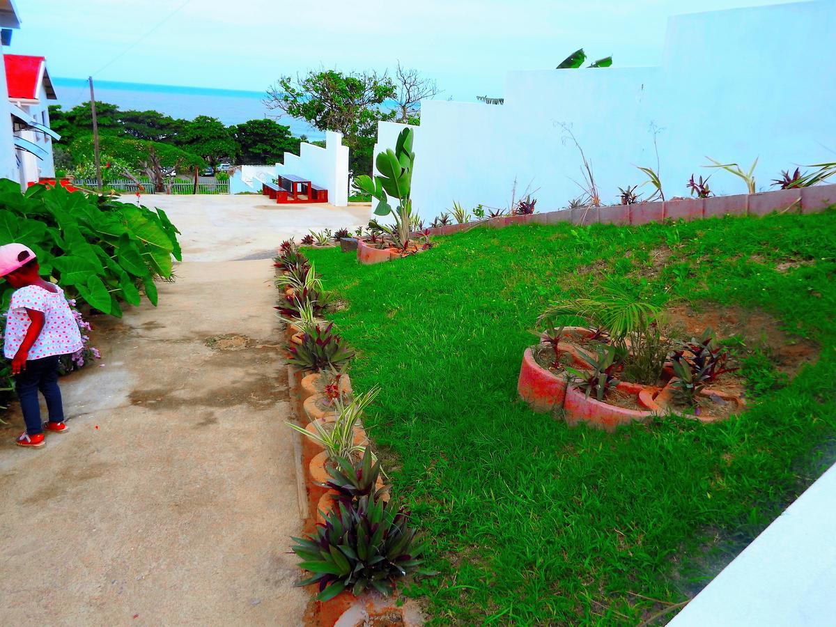 The Whitehouse Hotel Port Shepstone Bagian luar foto
